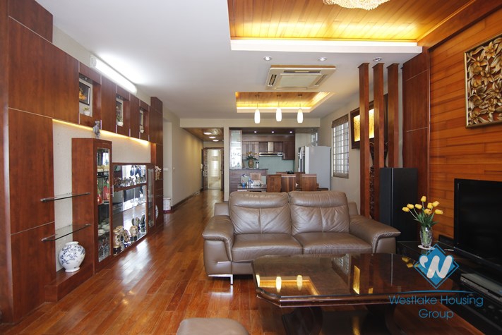 Aprtment for rent in high floor, near Doi Can street, Ba Dinh.